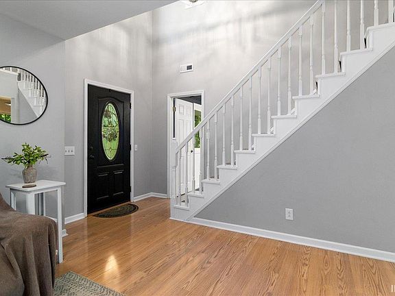 4th image of 11201 Copperline Rd E