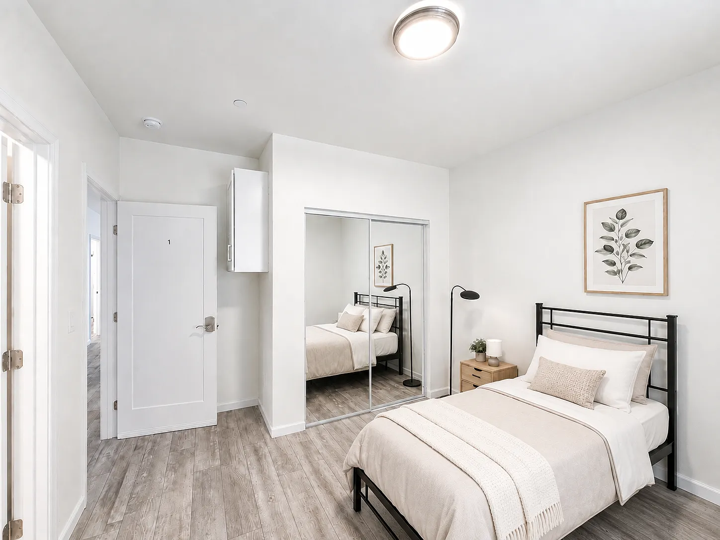 1224 W 37th Pl — Photo 4