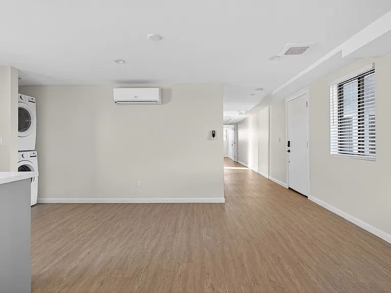 1751 Cabrillo Ave — Photo 14