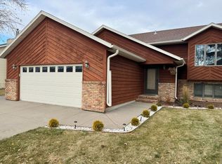 2813 24th Ave S, Fargo, ND 58103