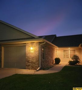 611 Spring View Cir, Beatrice, NE, 68310