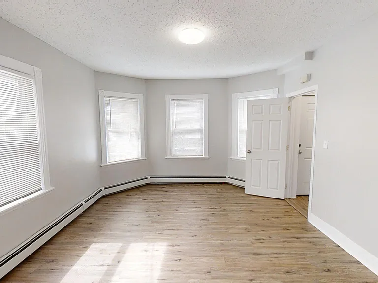 90 Georgia Ave #1 — Photo 5