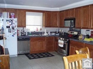 910 Cobb Ave, Placentia, CA 92870