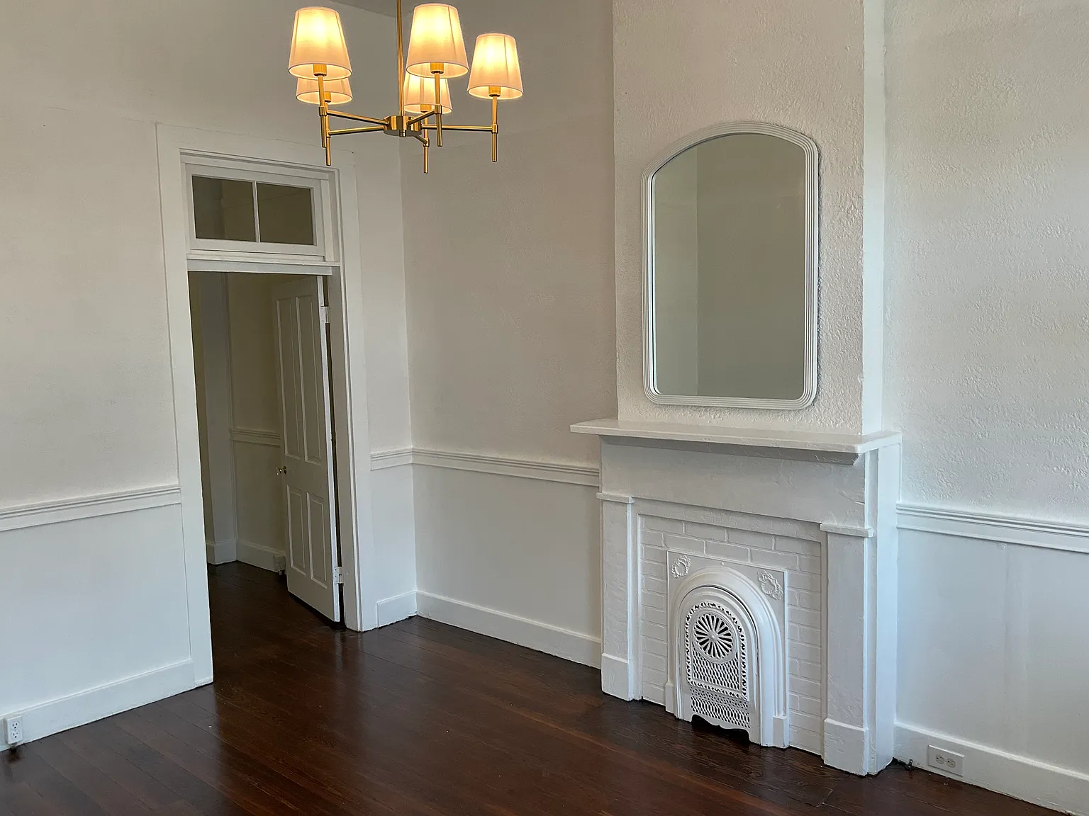2 bed, 875 sqft, $1,600 — Photo 1