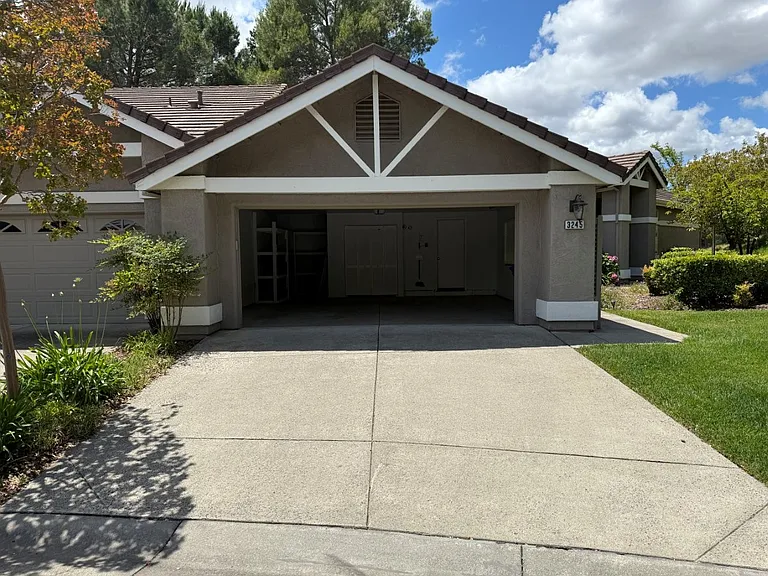 3245 Corte Granada — Photo 4