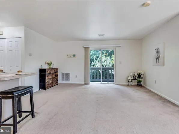 606 Horseshoe Dr #606, Royersford, PA 19468