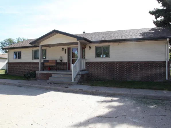 302 Lee St, Elwood, NE 68937