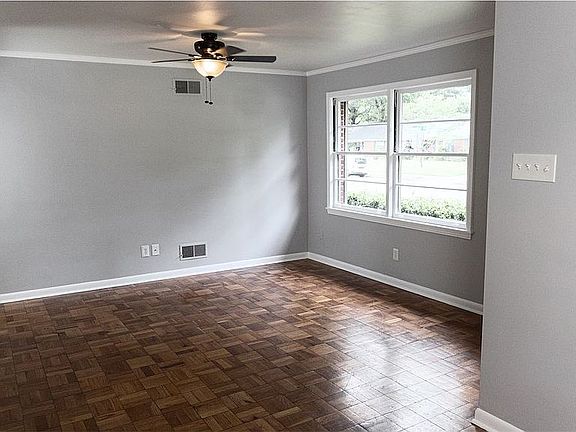 4th image of 5029 Parkside Ave