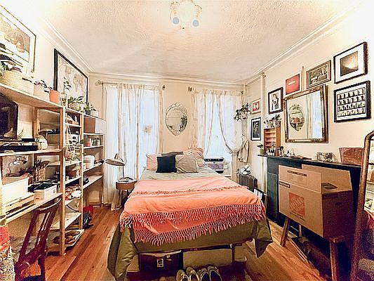 2nd image of 704 Sackett St #2LL