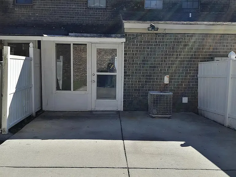 103 Kimeran Ln #B — Photo 8