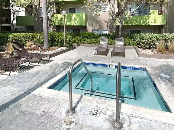 5th image of 530 S Berendo St APT 244