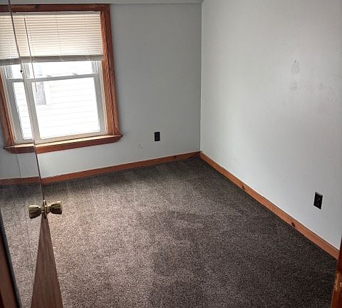 4th image of 20 Hutchins Pl APT 2