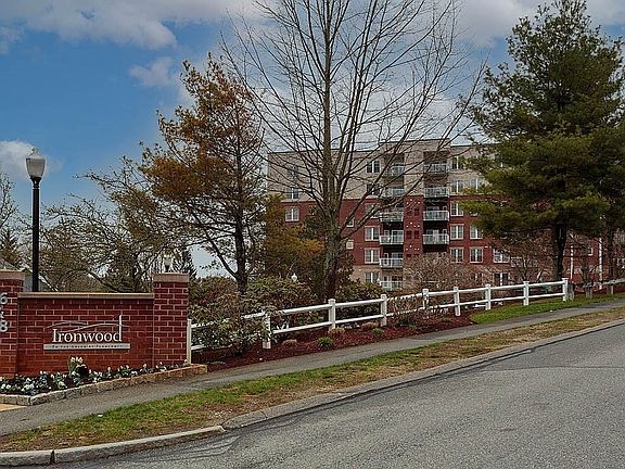 3rd image of 38 Village Rd APT 103