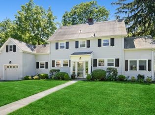 12 Old Orchard Rd, New Rochelle, NY 10804