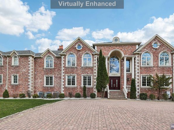 24 Tulip Tree Ln