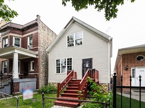 3rd image of 1704 N Karlov Ave #1