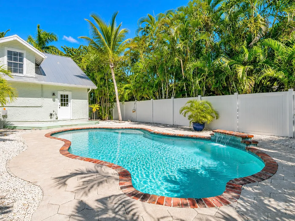 3310 E Maritana Dr
