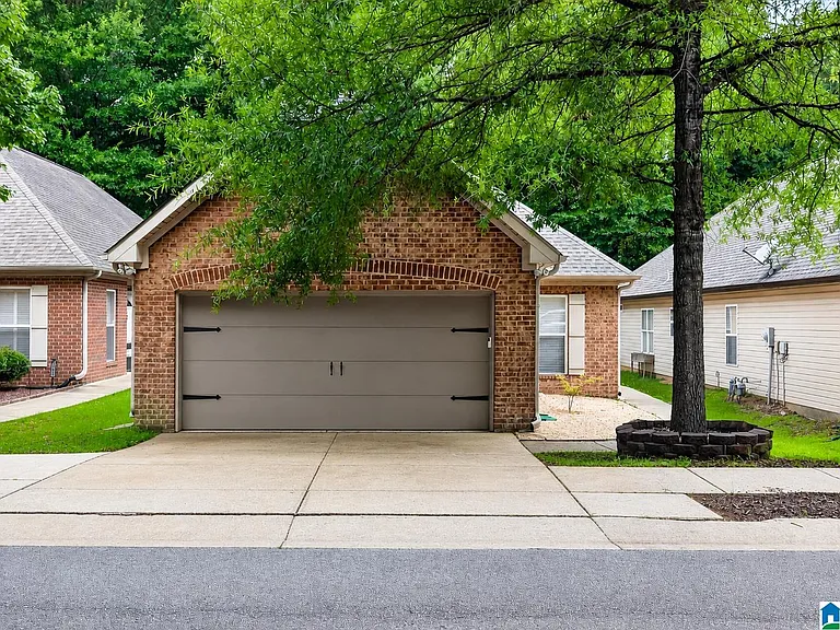 5317 Cottage Cir — Photo 1