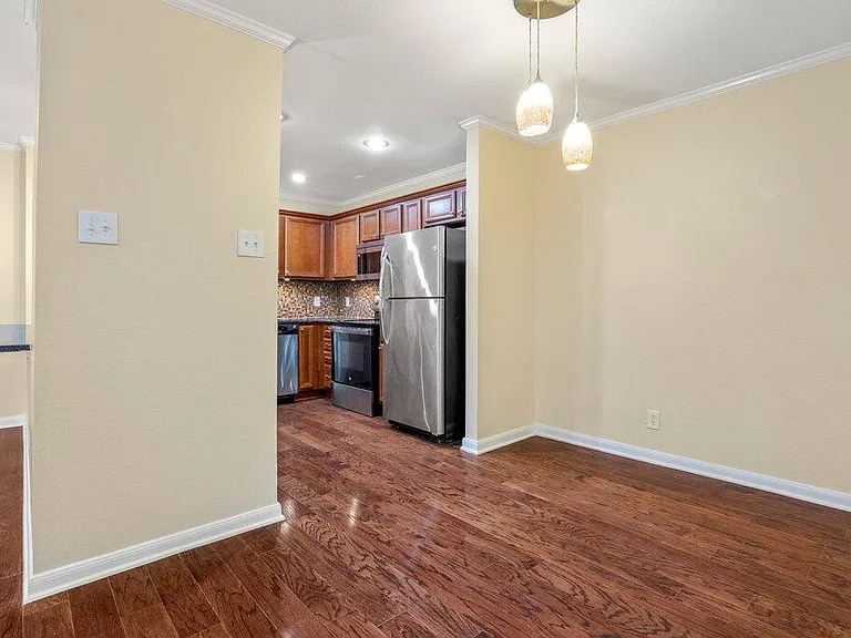 100 Lorenz Rd — Photo 11