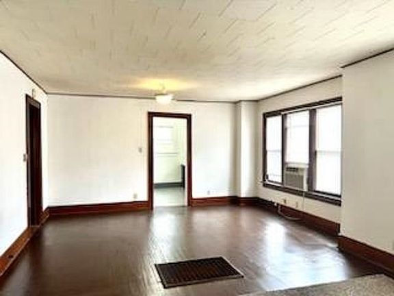 5th image of 1124 N 5th St