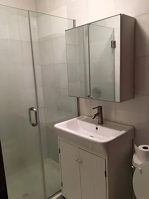 Rented by International Property Services LLC | media 7