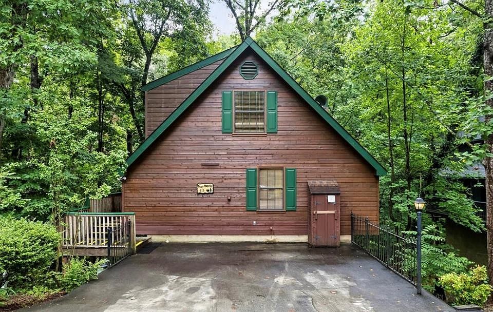 1st image of 317 Greenwood Way