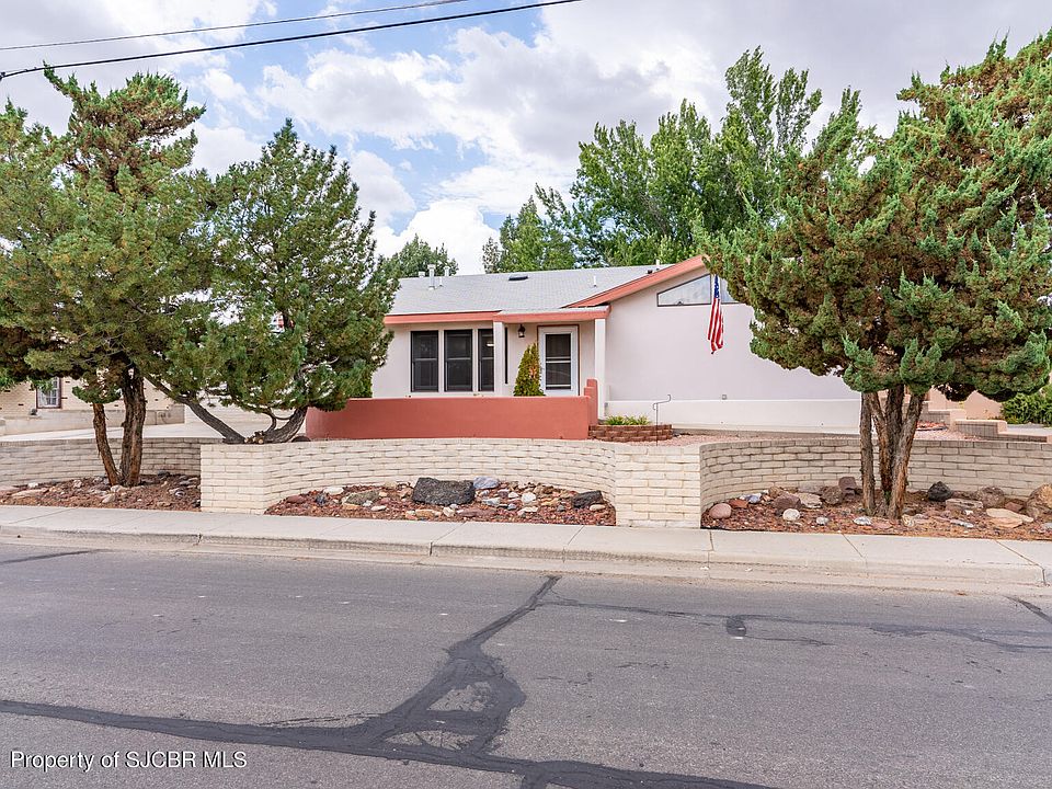 1st image of 916 E Navajo St