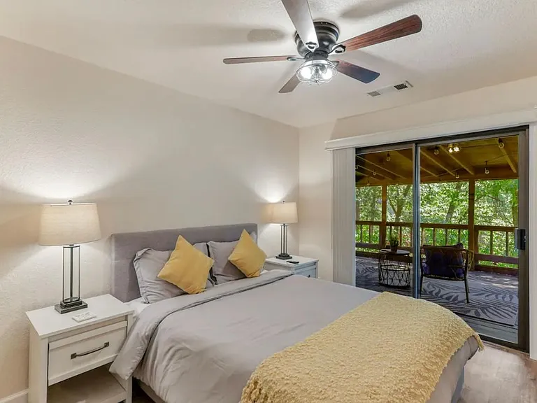 Racoon Dr — Photo 15