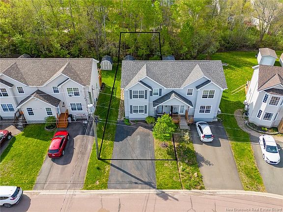 3rd image of 97 Merlot Cres
