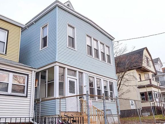 2nd image of 811-815 Parker St #2