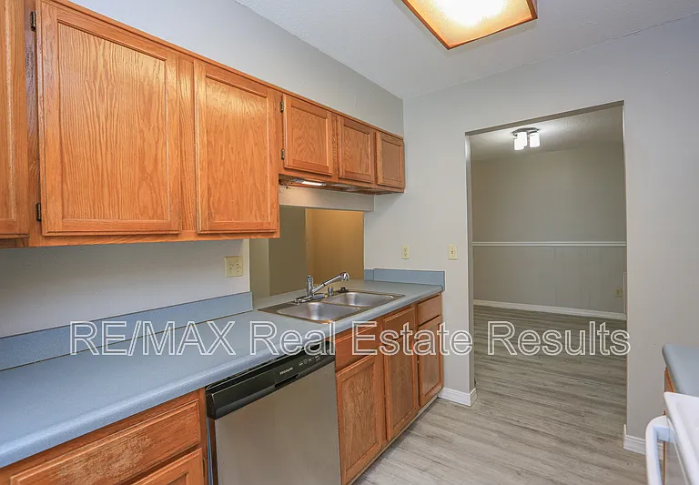 205 White Oak Dr NE #C — Photo 15