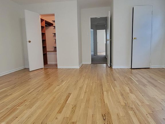 3rd image of 2525 Mill Ave