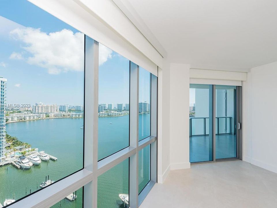 1st image of 17111 Biscayne Blvd Unit 1807