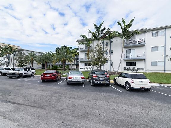 2nd image of 1525 NE 125th St #101