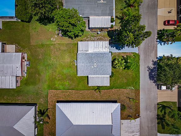 4th image of 48 Florida Way