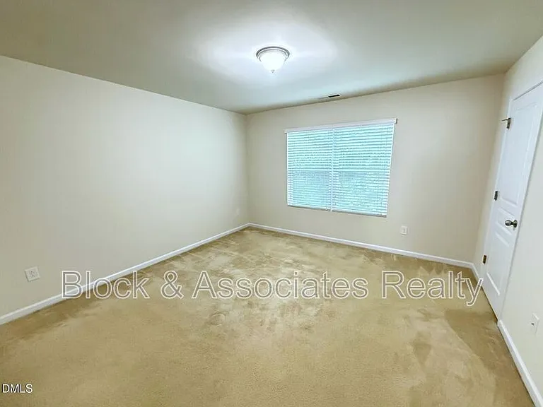 8527 Quarton Dr — Photo 16