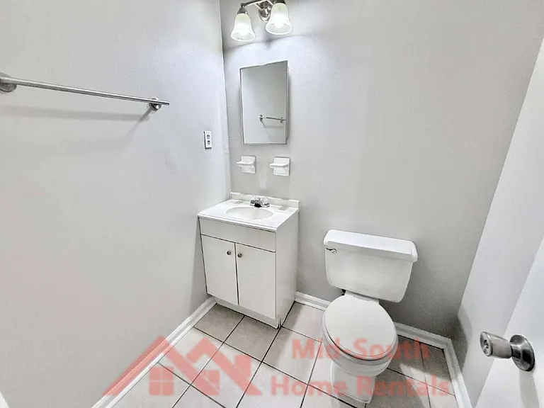 4147 Hallview Dr — Photo 10