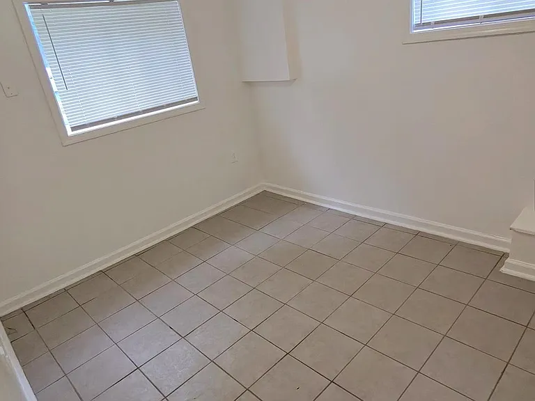 407 Lebaum St SE #4 — Photo 3