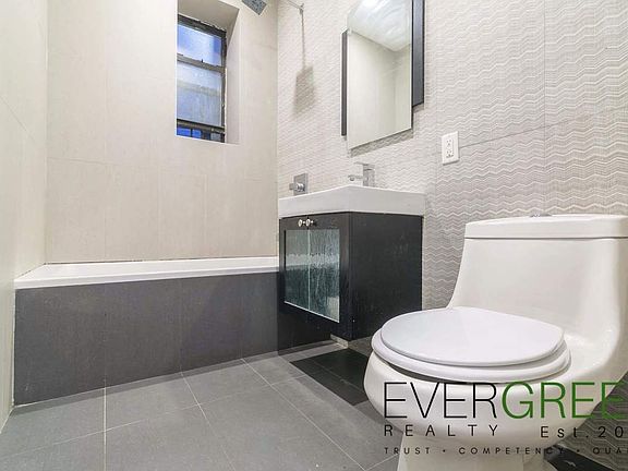 4th image of 1059 Bergen St #2T