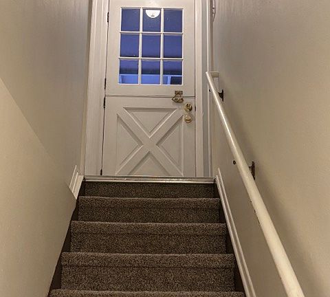Private entrance / staircase