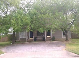 106 Hillside Dr #B, Elgin, TX 78621