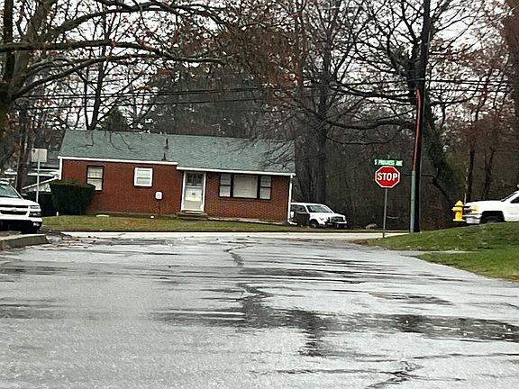 5th image of 3204 Park Rd