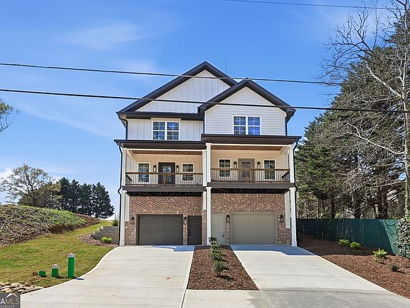 3rd image of 1121 Riverside Ter