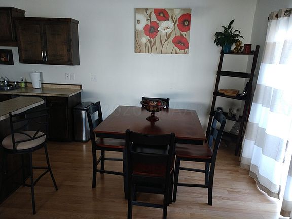 3rd image of 966 31st Ave W