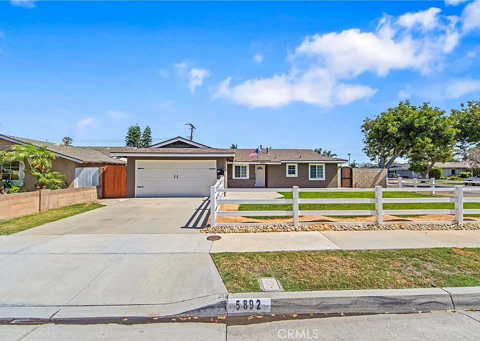 5892 Meadowlark Dr