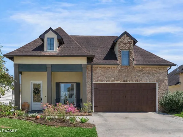 213 Golden Cypress Dr, Youngsville, LA 70592