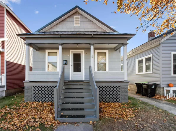 1309 15th Ave, Menominee, MI 49858