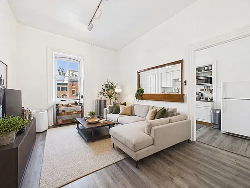 2020 Spring Garden St Photo 1