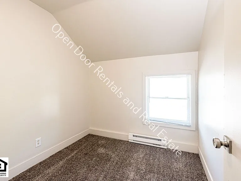 1240 Boone St — Photo 11