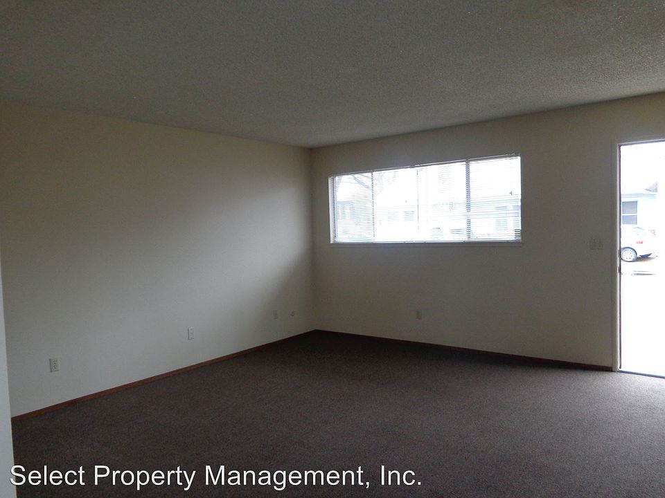 2nd image of 620 11th St APT F